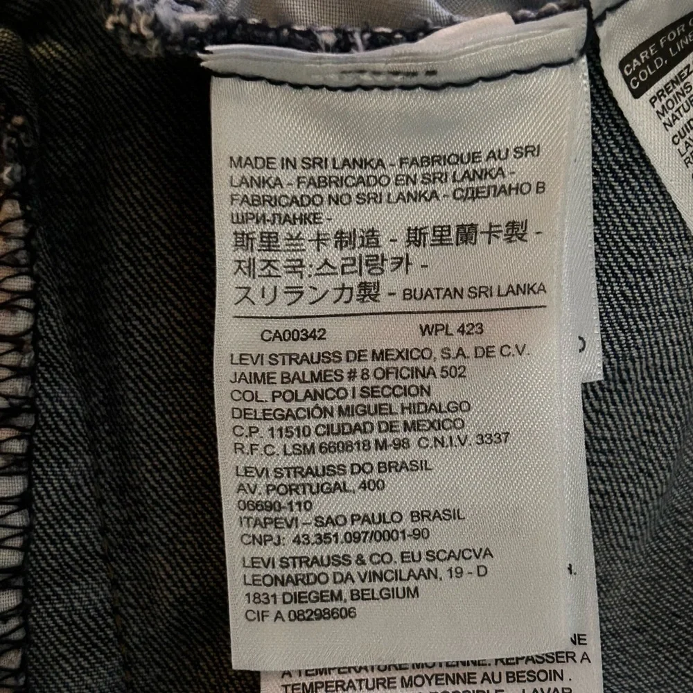 Levi's Dark Blue Denim Jacket - Picture 10 of 12